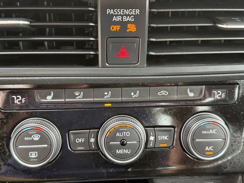 Used 2024 Volkswagen Jetta SE FWD image 26