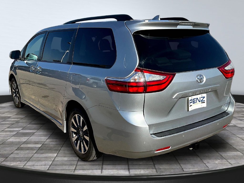 Used 2019 Toyota Sienna XLE Premium w/ Carpet Mat Package AWD/4WD image 5
