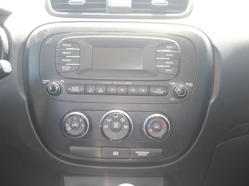 Used 2015 Kia Soul + FWD image 13