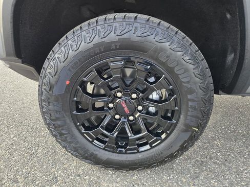 New 2026 GMC Canyon Elevation w/ Convenience Package image 7