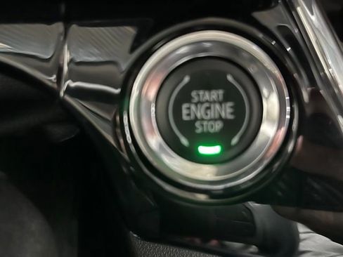 Used 2025 Chevrolet Trax ACTIV w/ Sunroof Package image 17