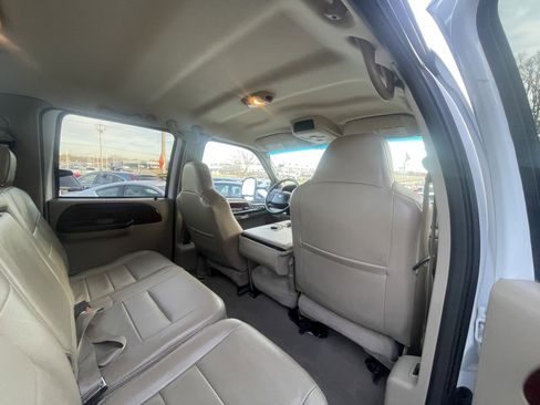 Used 2006 Ford F350 Lariat image 11