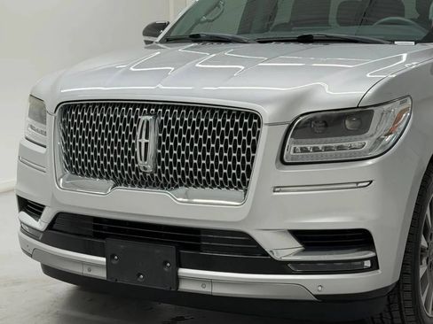 Used 2019 Lincoln Navigator L Select w/ Cargo Package AWD/4WD image 40