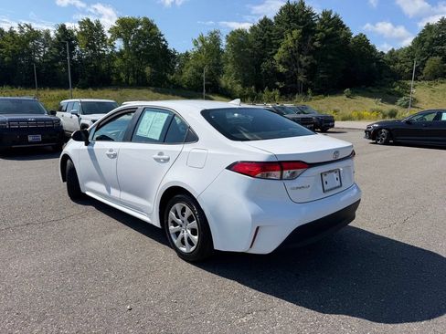 Used 2024 Toyota Corolla LE FWD image 2