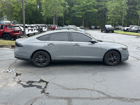 Used 2025 Honda Accord SE image 4