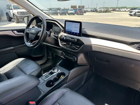 Used 2021 Ford Escape SE w/ SE Sport Appearance Package AWD/4WD image 32
