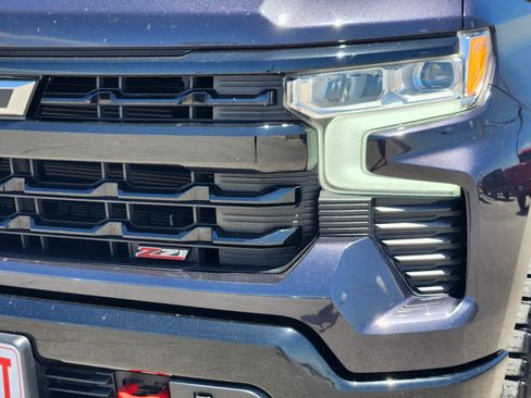 Used 2022 Chevrolet Silverado 1500 LT Trail Boss w/ LT Trail Boss Premium Package AWD/4WD image 8