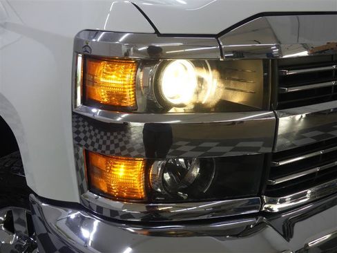 Used 2017 Chevrolet Silverado 2500 W/T RWD image 12