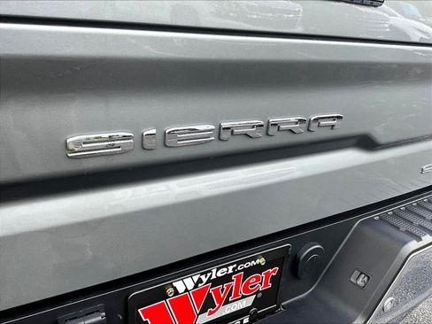 Used 2024 GMC Sierra 1500 SLT w/ SLT Premium Plus Package AWD/4WD image 25