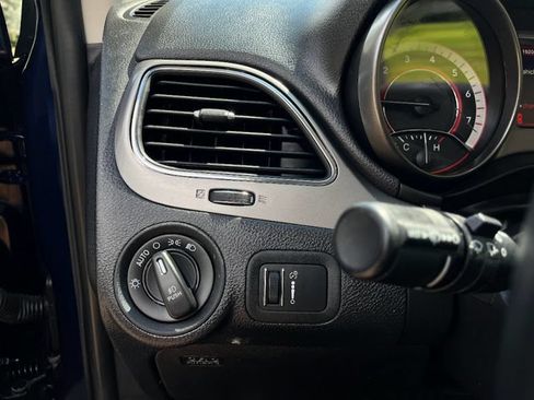 Used 2019 Dodge Journey Crossroad AWD/4WD image 11