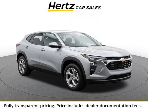 Used 2025 Chevrolet Trax LT FWD image 1