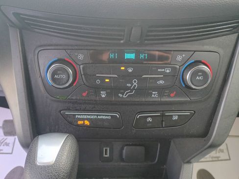 Used 2017 Ford Escape SE w/ SE Cold Weather Package image 18