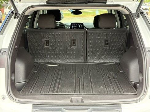 Used 2024 Chevrolet Blazer LT w/ Convenience Package FWD image 18