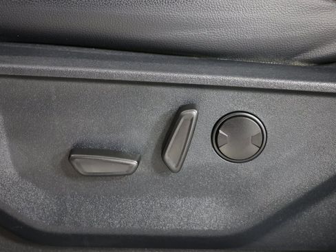 Used 2025 Ford F350 Lariat w/ Chrome Package image 27