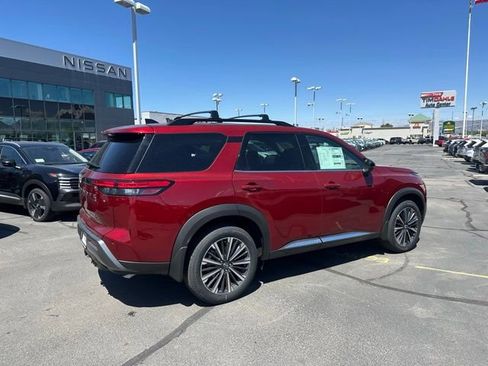 New 2026 Nissan Pathfinder Platinum w/ Cargo Package AWD/4WD image 11