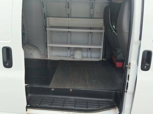 Used 2018 Chevrolet Express 2500 w/ Driver Convenience Package RWD image 14