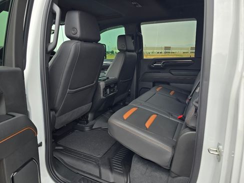 Used 2024 GMC Sierra 2500 AT4 w/ AT4 Premium Plus Package AWD/4WD image 14