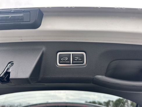 Used 2025 Kia Sorento SX image 31