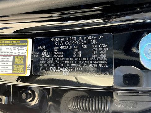 Used 2025 Kia Soul LX FWD image 33