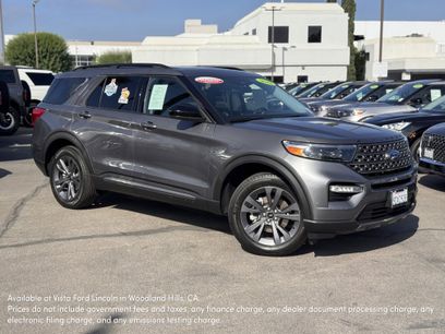 Certified 2022 Ford Explorer XLT w/ Equipment Group 202A