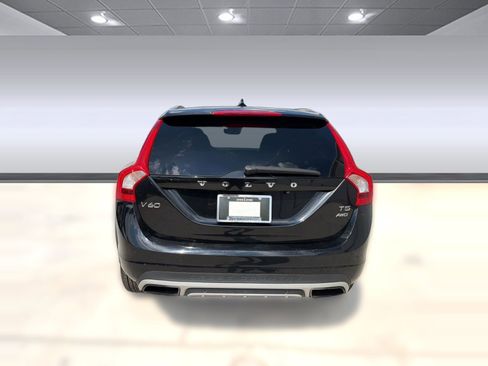 Used 2015 Volvo V60 T5 Cross Country w/ Convenience Package AWD/4WD image 10