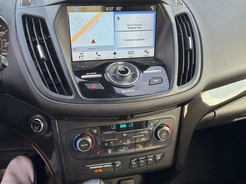 Used 2017 Ford Escape Titanium w/ Equipment Group 301A AWD/4WD image 13