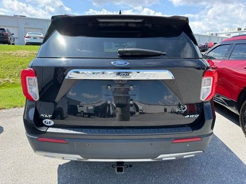 Used 2022 Ford Explorer XLT w/ Equipment Group 202A AWD/4WD image 5