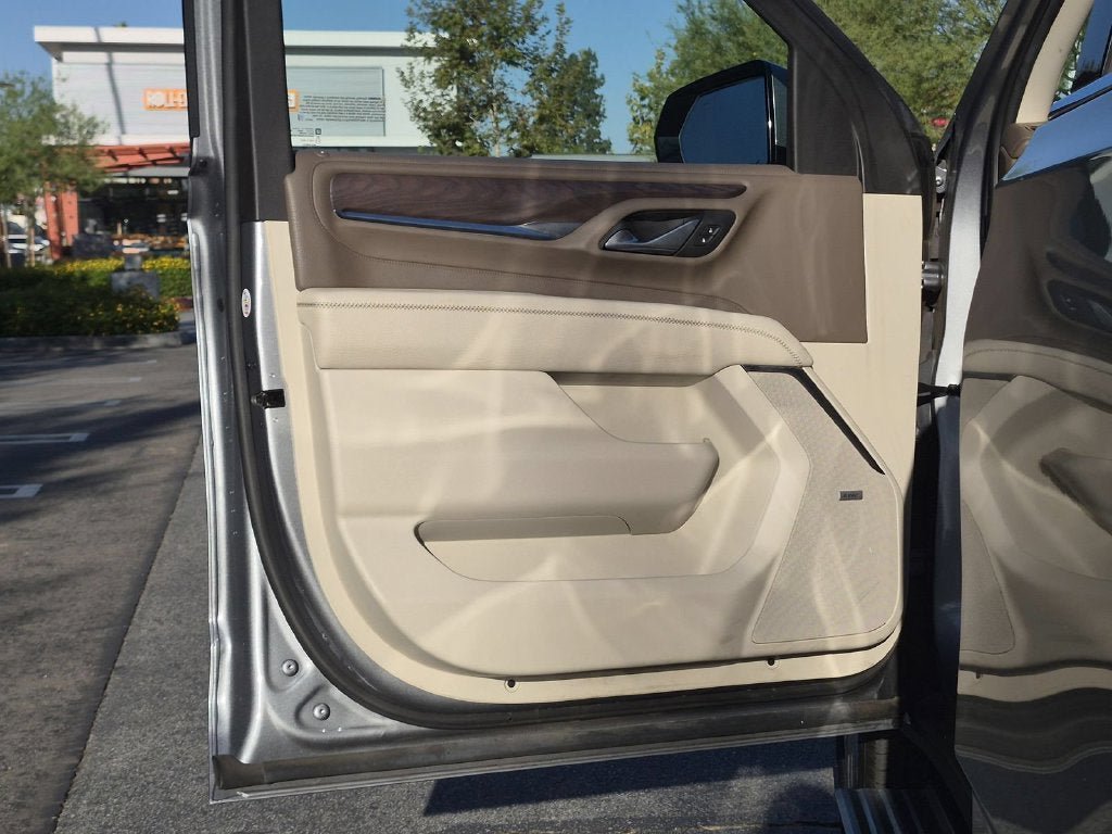 Used 2023 GMC Yukon Denali AWD/4WD image 27