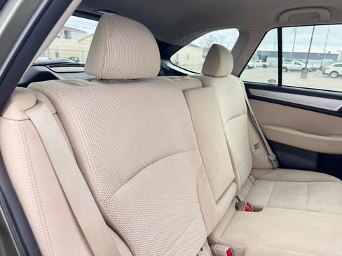 Used 2018 Subaru Outback 2.5i Premium image 20