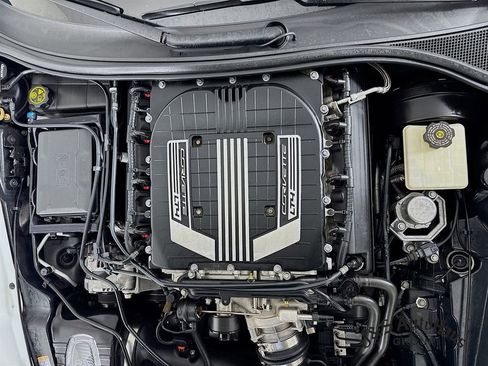 Used 2015 Chevrolet Corvette Z06 w/ 3LZ Preferred Equipment Group image 33