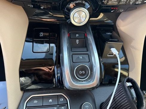 Used 2024 Acura MDX SH-AWD image 13