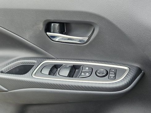 New 2025 Nissan Versa SR w/ Trunk Package image 28