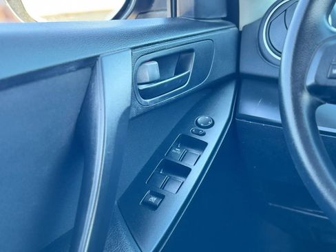 Used 2010 MAZDA MAZDA3 i Sport image 17