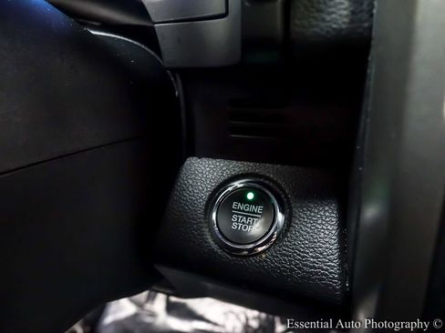 Used 2021 Ford Expedition XLT image 18