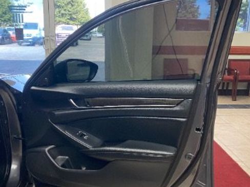 Used 2021 Honda Accord EX-L image 9
