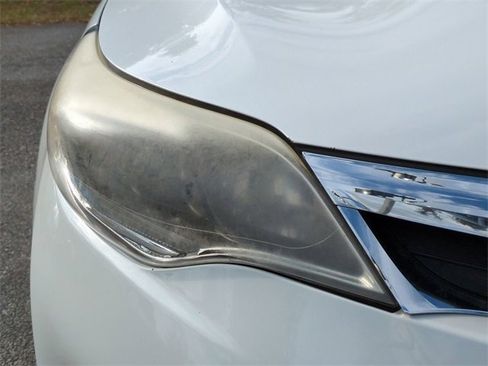 Used 2014 Toyota Avalon Limited image 10