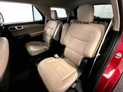 Used 2020 Ford Explorer XLT w/ Equipment Group 202A image 25