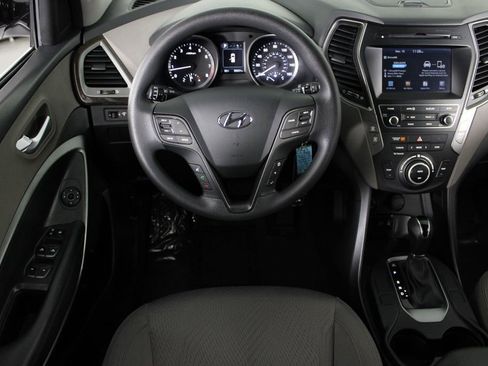 Used 2017 Hyundai Santa Fe Sport image 4