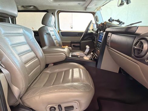 Used 2004 HUMMER H2 w/ Preferred Equipment Group AWD/4WD image 24