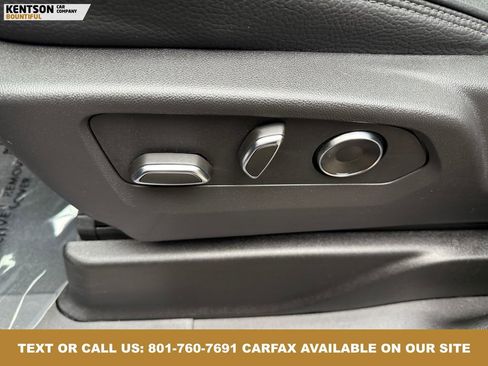 Used 2025 GMC Yukon XL Denali image 35