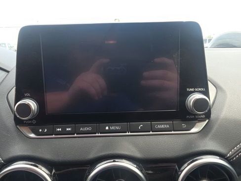 Used 2025 Nissan Sentra SV image 17