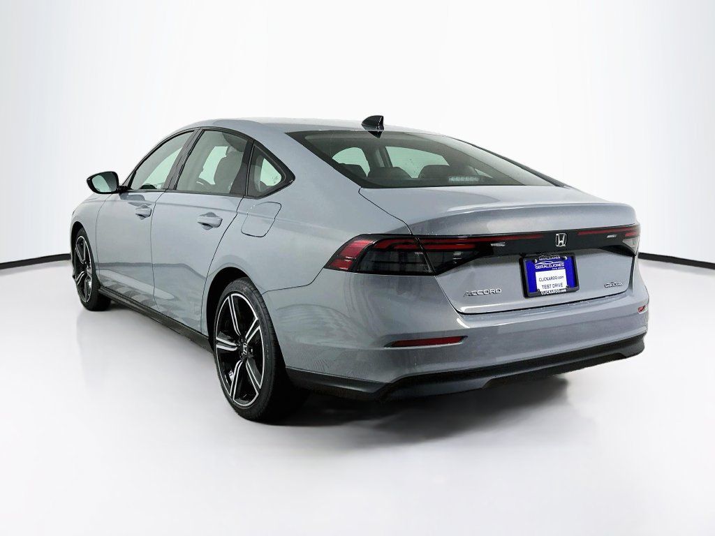 Used 2026 Honda Accord SE image 6