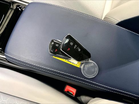 Used 2023 Volkswagen ID.4 Pro S Plus image 14