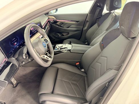 Used 2026 BMW i5 eDrive40 w/ Executive Package AWD/4WD image 5