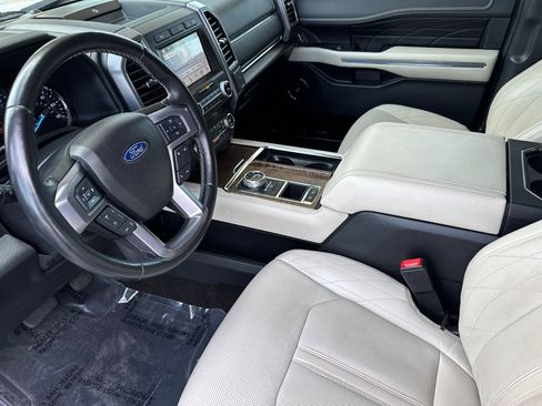 Used 2019 Ford Expedition Platinum RWD image 11