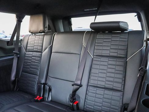 Used 2026 Cadillac Escalade ESV V AWD/4WD image 23