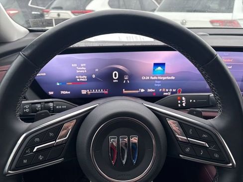 Used 2024 Buick Envision Sport Touring image 21