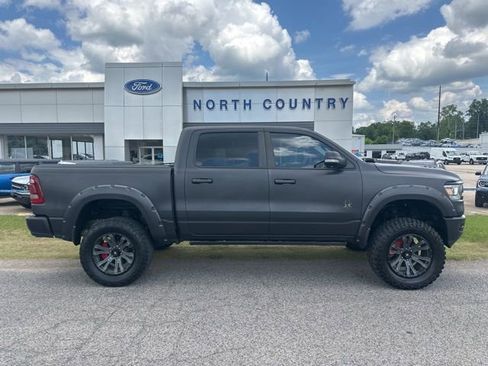 Used 2021 RAM 1500 Laramie AWD/4WD image 1