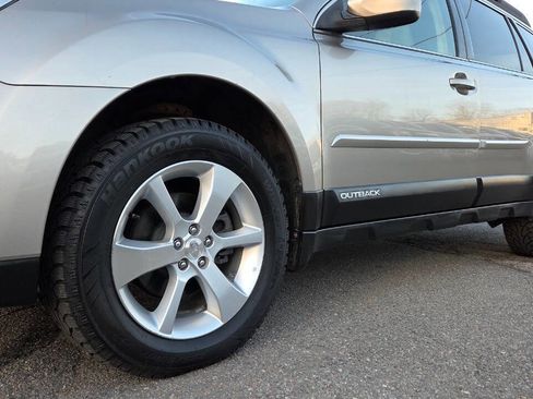 Used 2014 Subaru Outback 2.5i Limited image 7