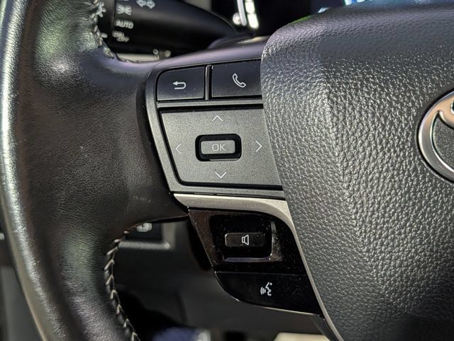Used 2025 Toyota Camry SE FWD image 22